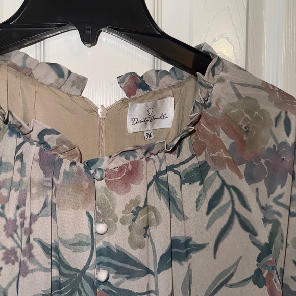 Dainty Jewells Pastel Floral Long Sleeve Dress
Wore only twice - Picture 3 of 8